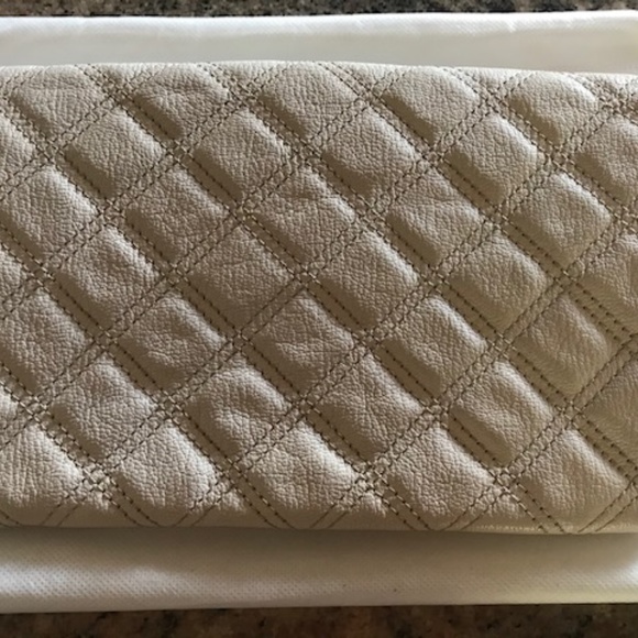 Marc Jacobs Quilted Leather Fold Clutch - Picture 3 of 15